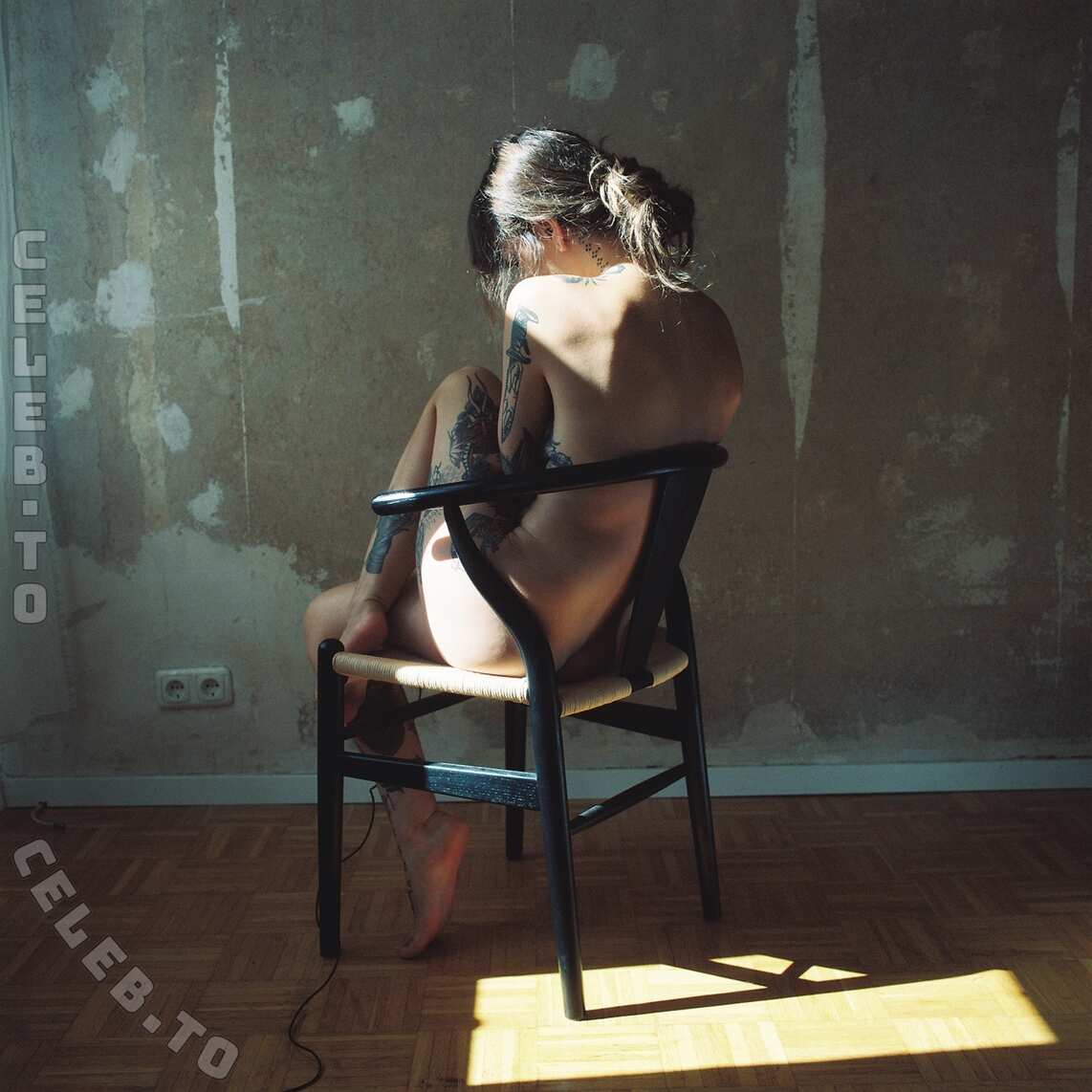 sovias.diary nude photo 2