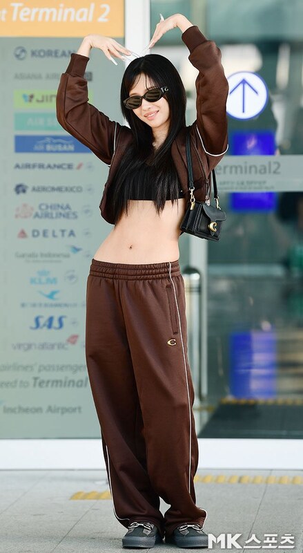 Soyeon nude photo 9