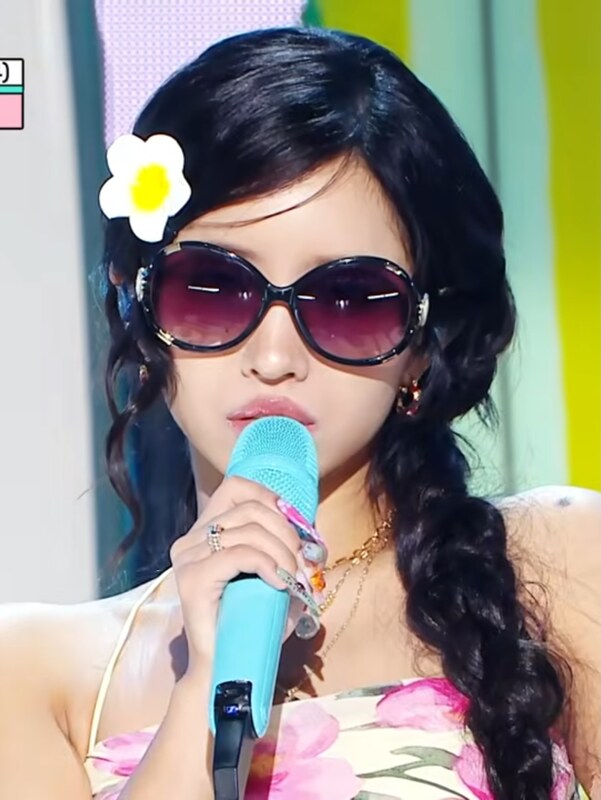 Soyeon nude photo 5