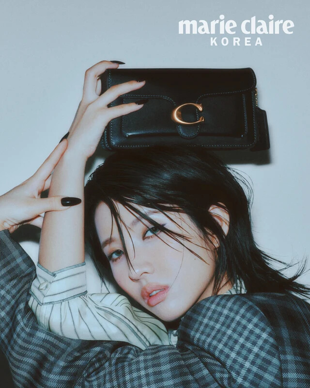 Soyeon nude photo 5