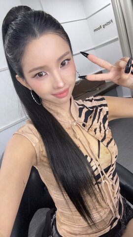 Soyeon nude photo 4
