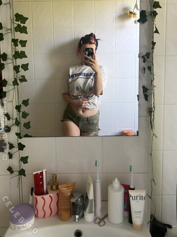 Soymilkonice nude photo 1