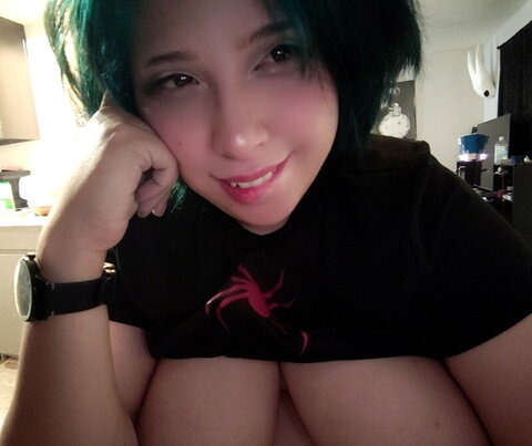 Spicy Kiki nude photo 2