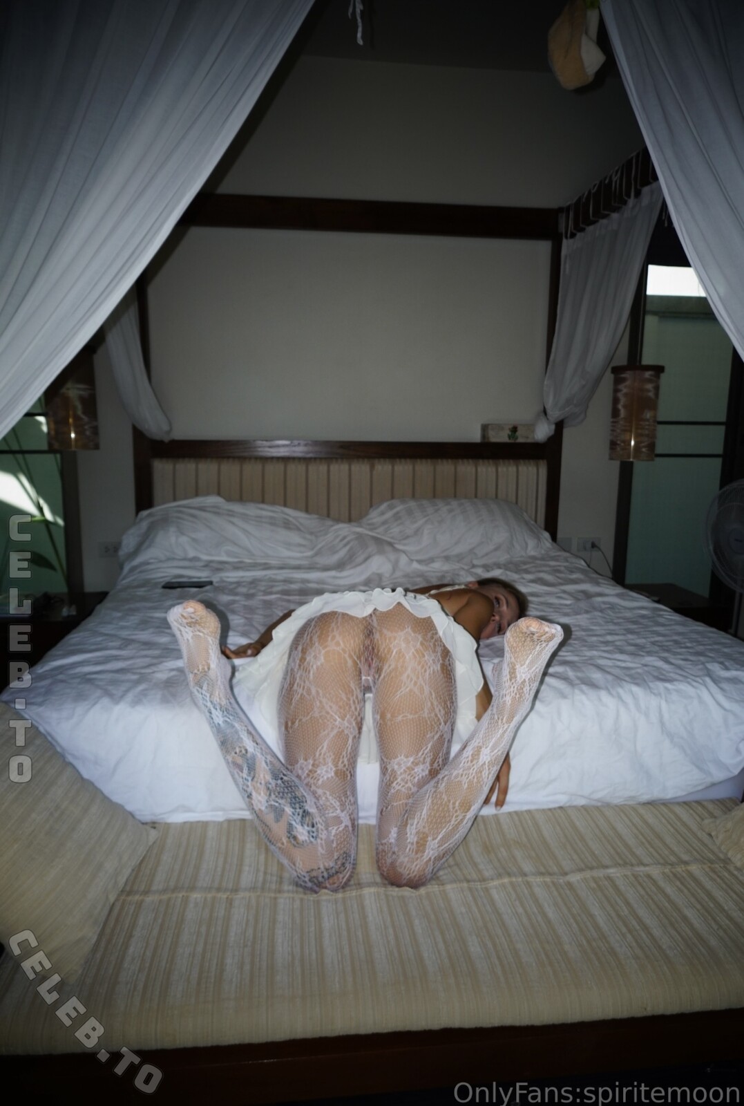Spirite Moon nude photo 4
