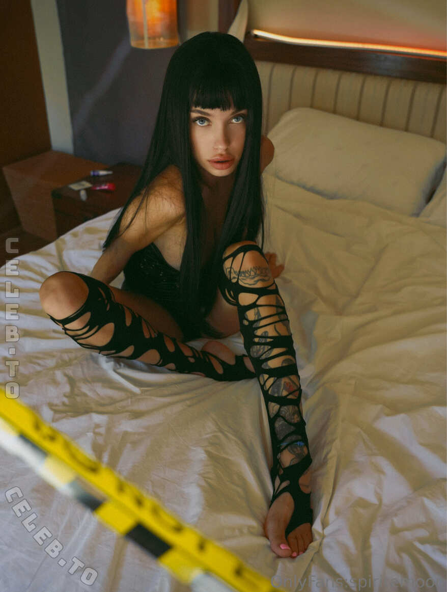Spirite Moon nude photo 1