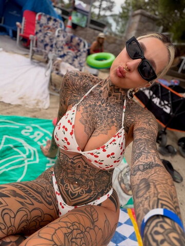 Split_tongue_bri nude photo 8