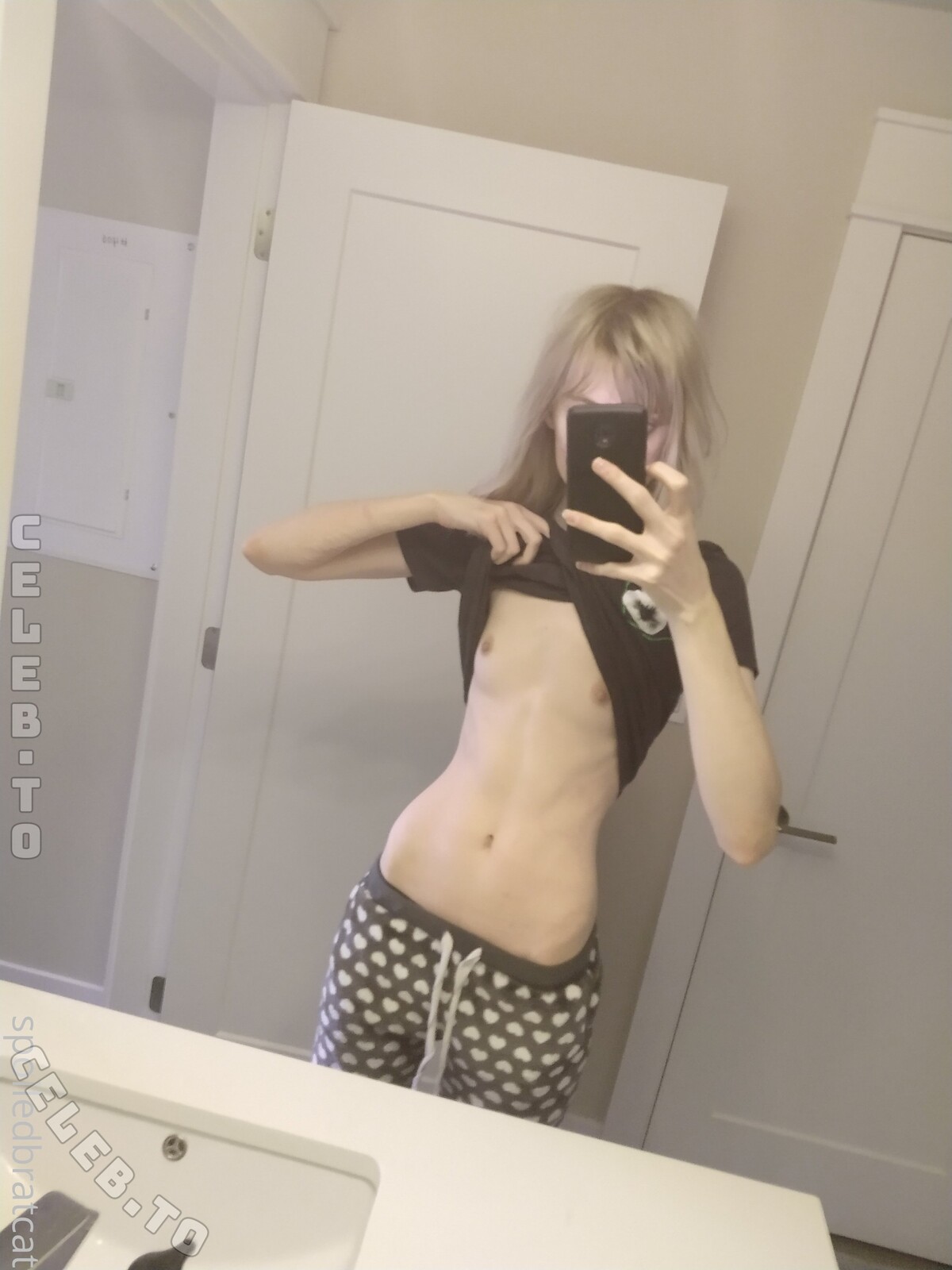 spoiledbratcat nude photo 1