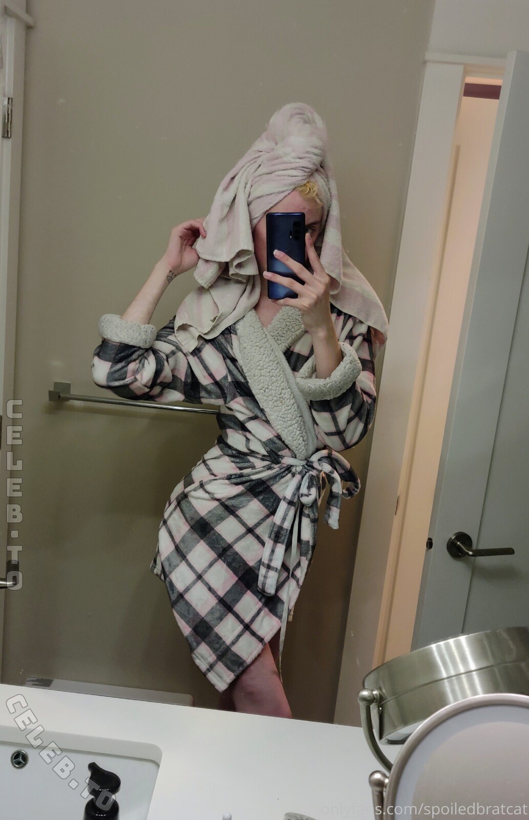 spoiledbratcat nude photo 3