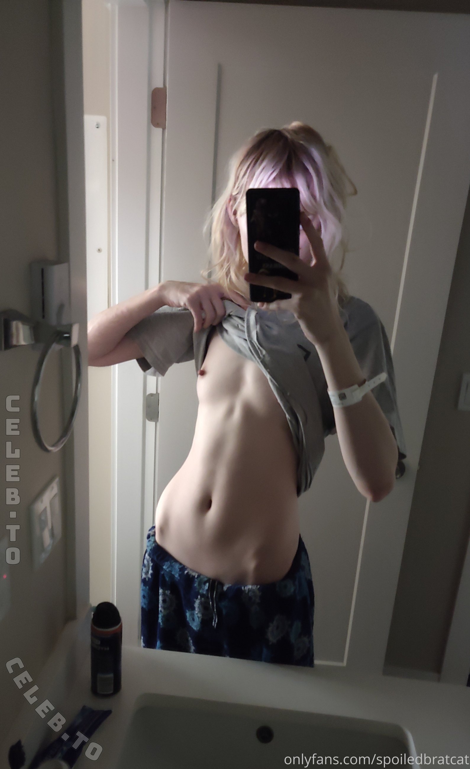 spoiledbratcat nude photo 1