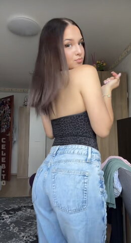 SpontiAli nude photo 3