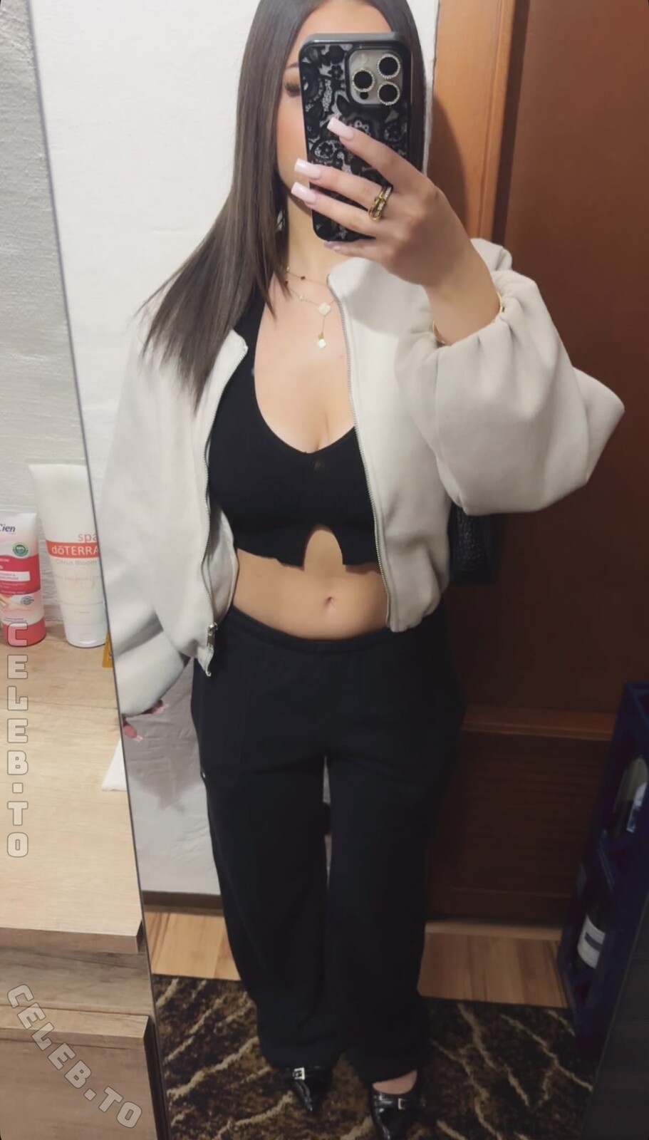 SpontiAli nude photo 5