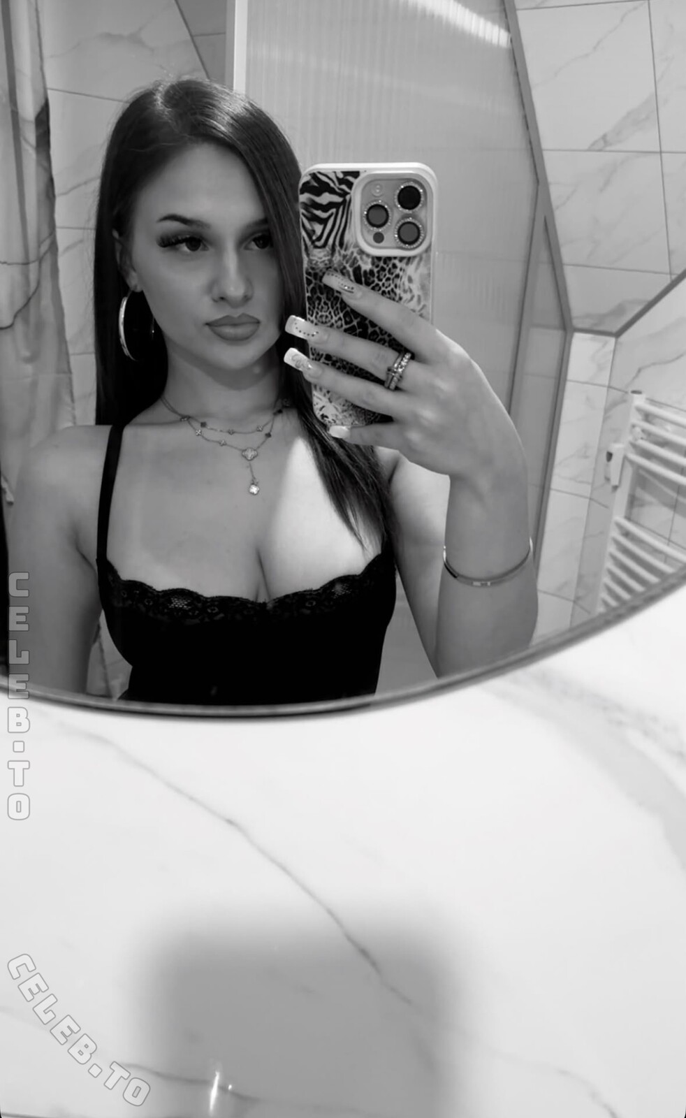 SpontiAli nude photo 1