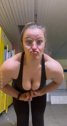 Squatilia nude photo 13