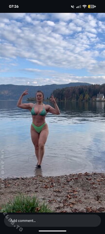 Squatilia nude photo 5