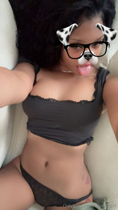 Squeakgirl nude photo 5