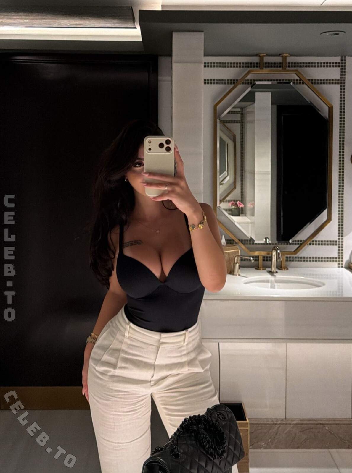ssezzzenn nude photo 1
