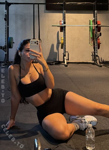 ssezzzenn nude photo 1