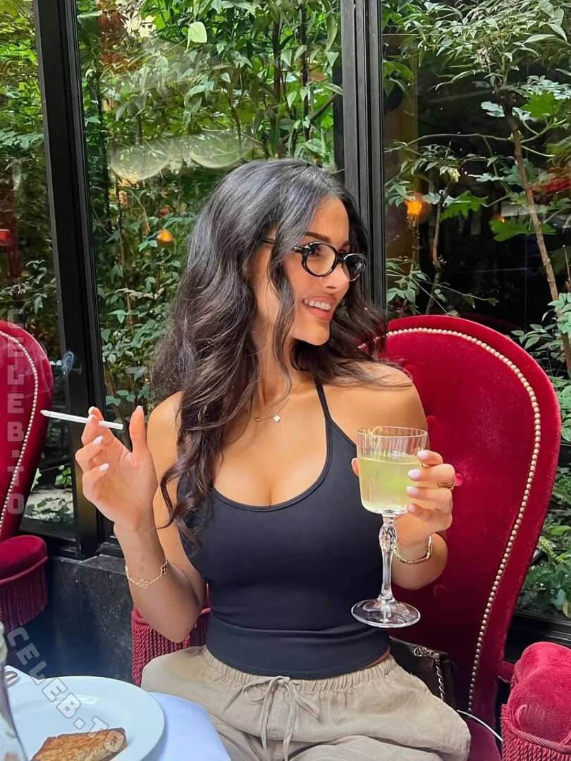 SSSniperwolf nude photo 2