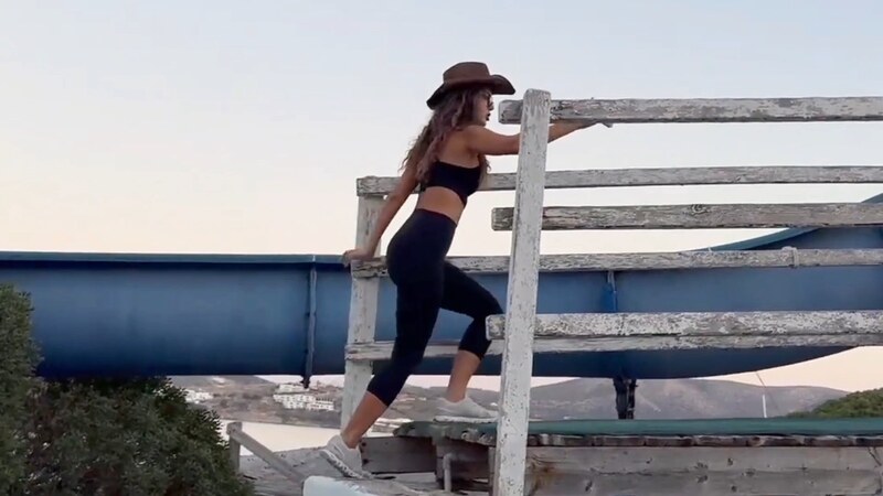 SSSniperwolf nude photo 6