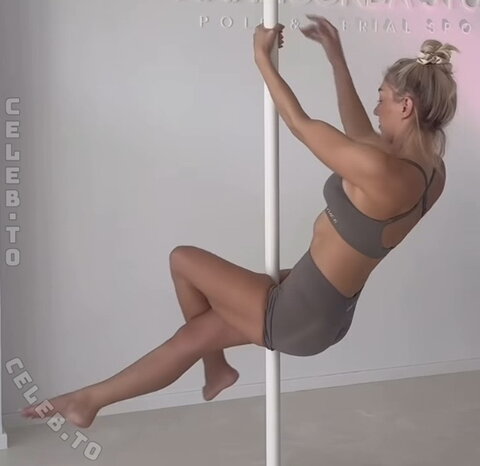 Starletnova – Pole Dance Reel
