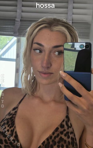 Starletnova – Still from her TikTok story
