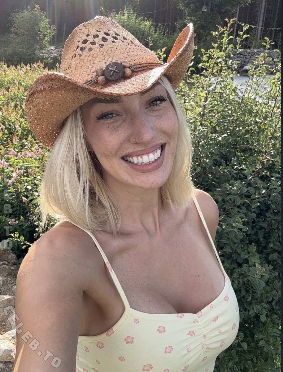 Starletnova nude photo 3