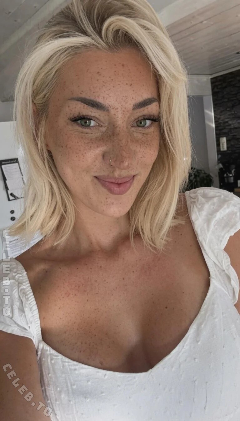Starletnova nude photo 3