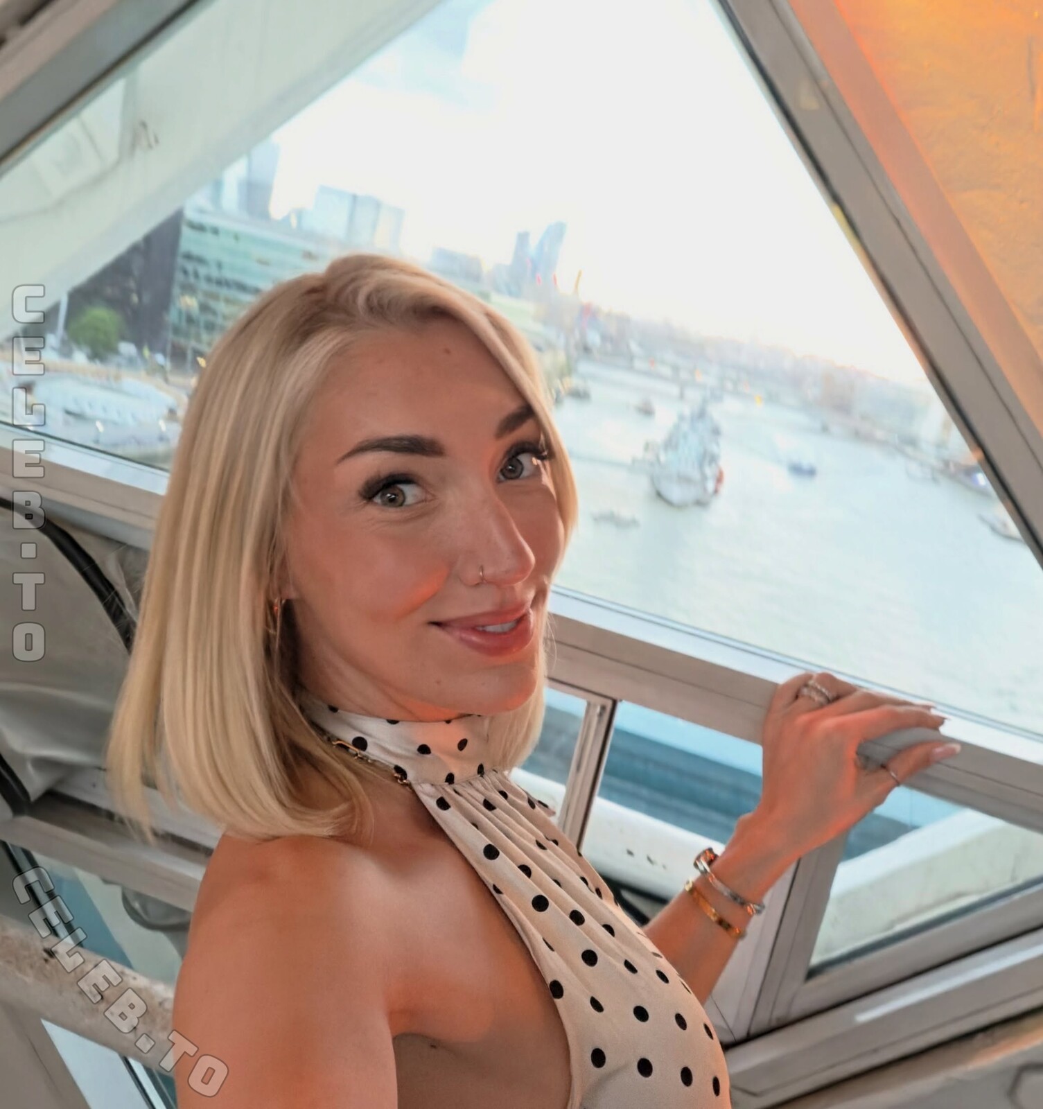 Starletnova nude photo 2