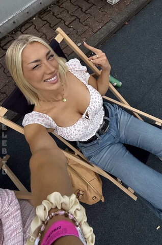 Starletnova Hot (1 photo)