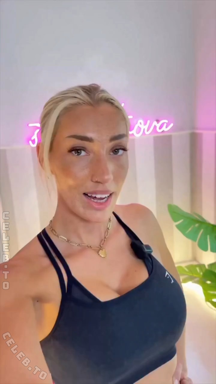 Starletnova nude photo 2
