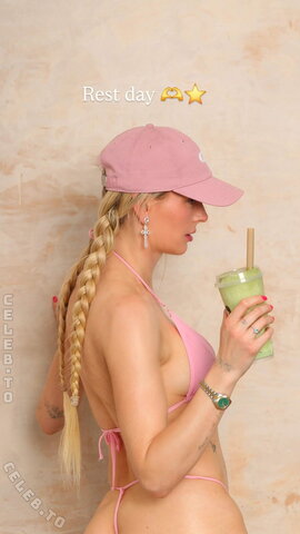 Stefani Nurding nude photo 10