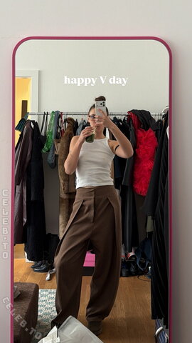 Stefanie Giesinger nude photo 23