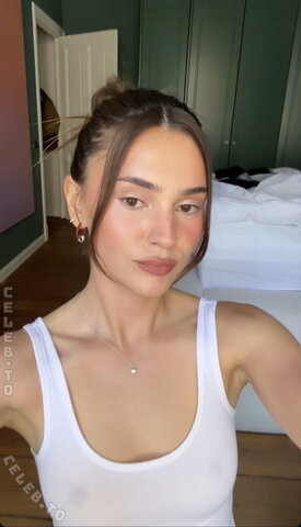 Stefanie Giesinger nude