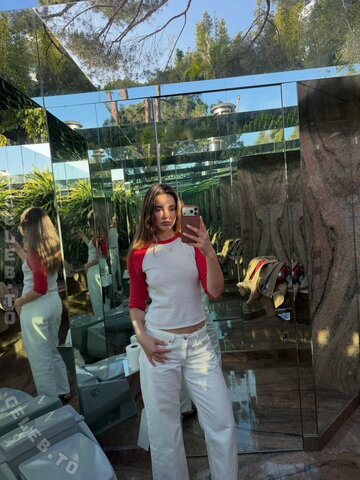 Stefanie Giesinger nude