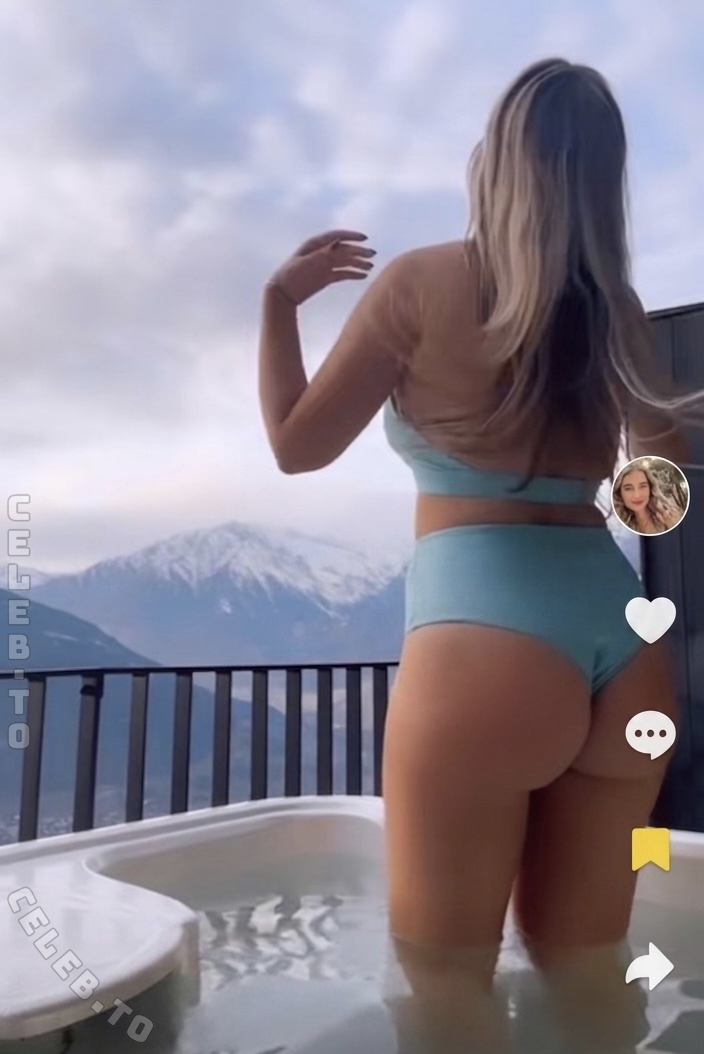 Stefanie Helen nude photo 2