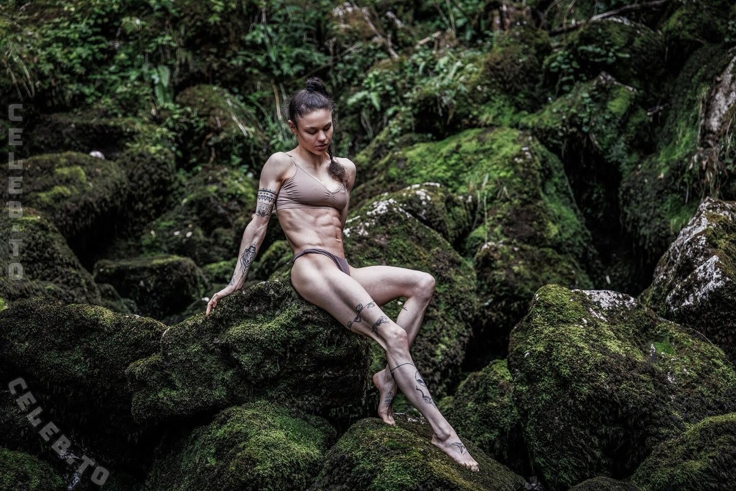 Stefanie Millinger nude photo 2