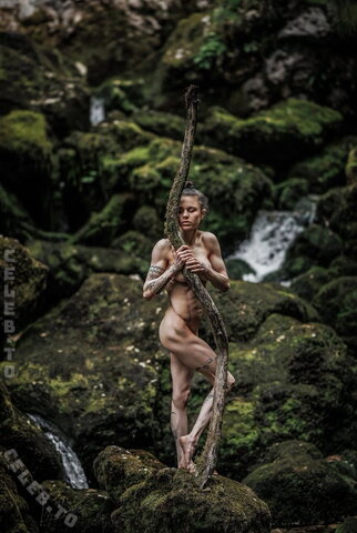 Stefanie Millinger nude photo 3