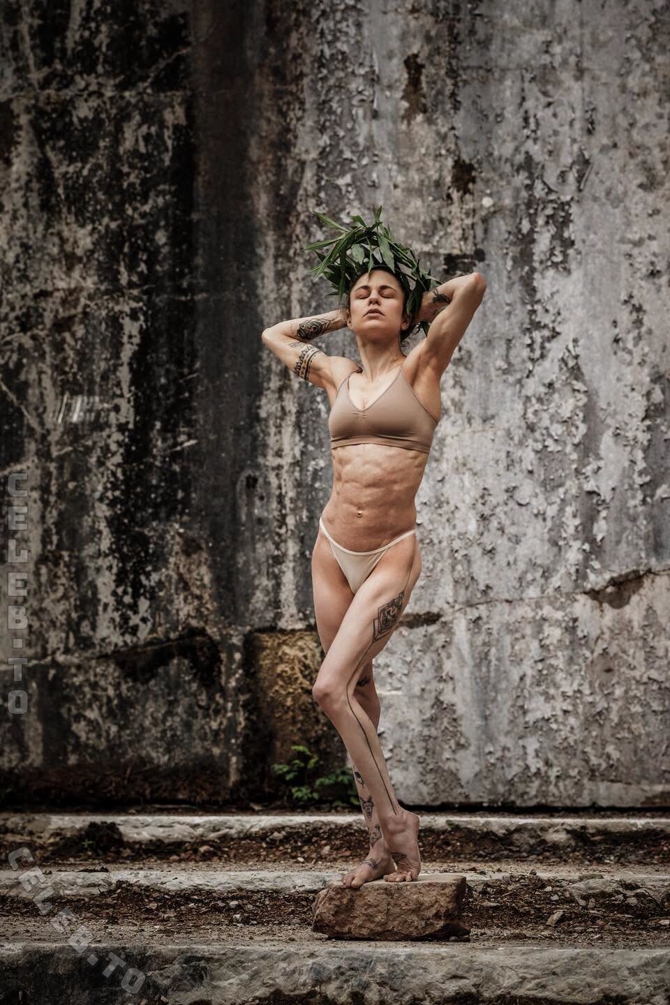 Stefanie Millinger nude photo 5