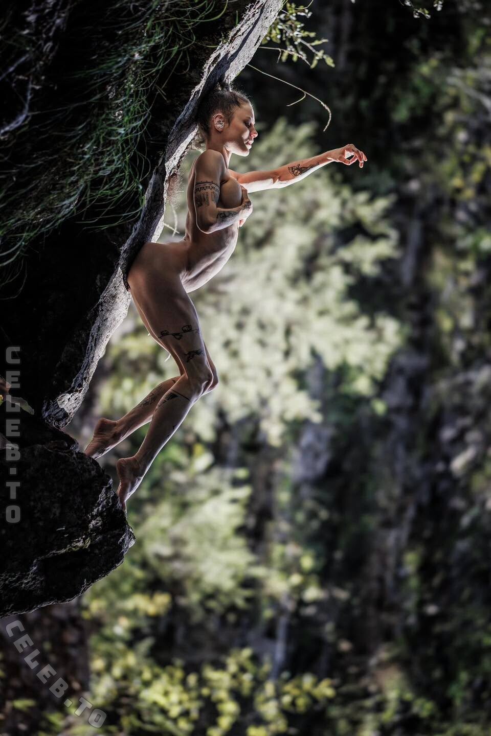 Stefanie Millinger nude photo 2