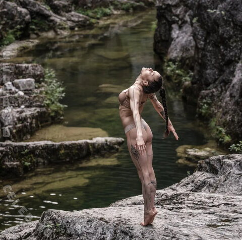 Stefanie Millinger nude photo 15