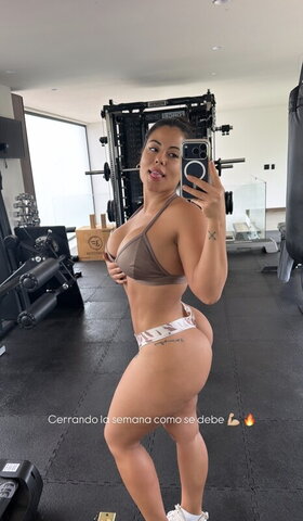 Steffy Moreno Sexy (1 photo)