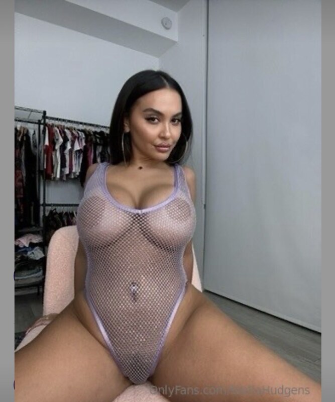 Stella Hudgens nude photo 4