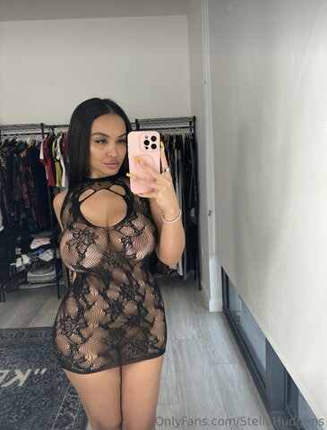 Stella Hudgens nude photo 29