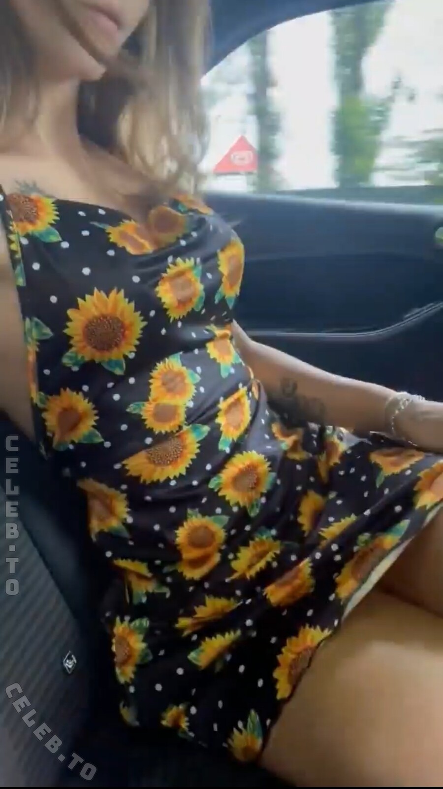 Stellavegas99 nude photo 2