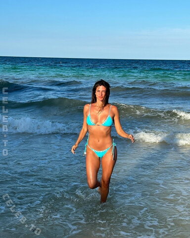 Stephanie Cayo nude photo 4