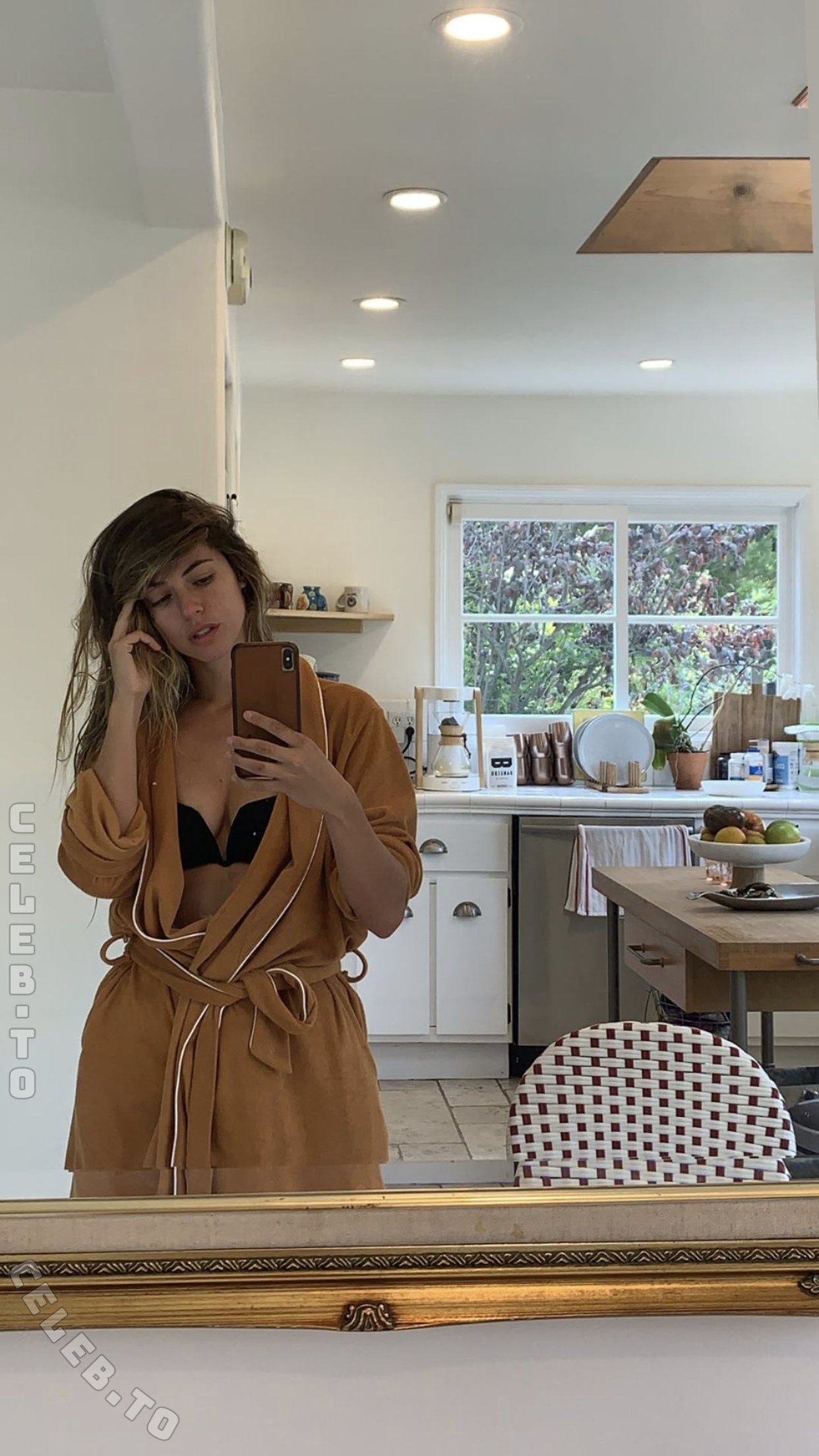 Stephanie Cayo nude photo 9