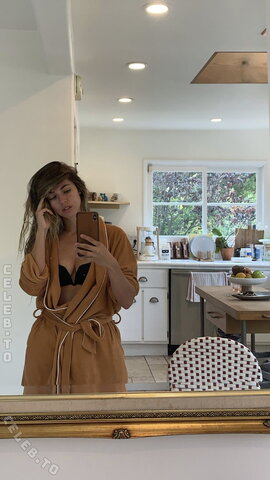 Stephanie Cayo nude photo 1