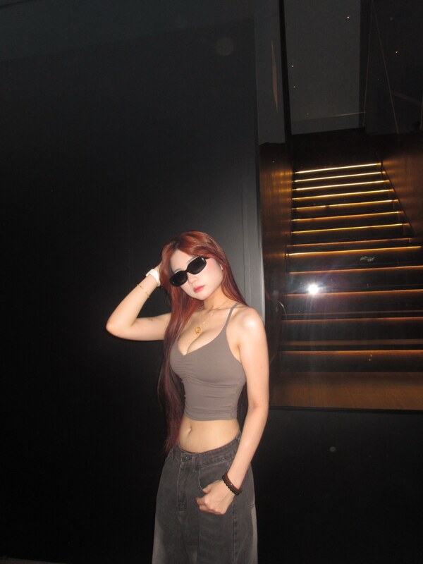 Stephanie Chua nude photo 10
