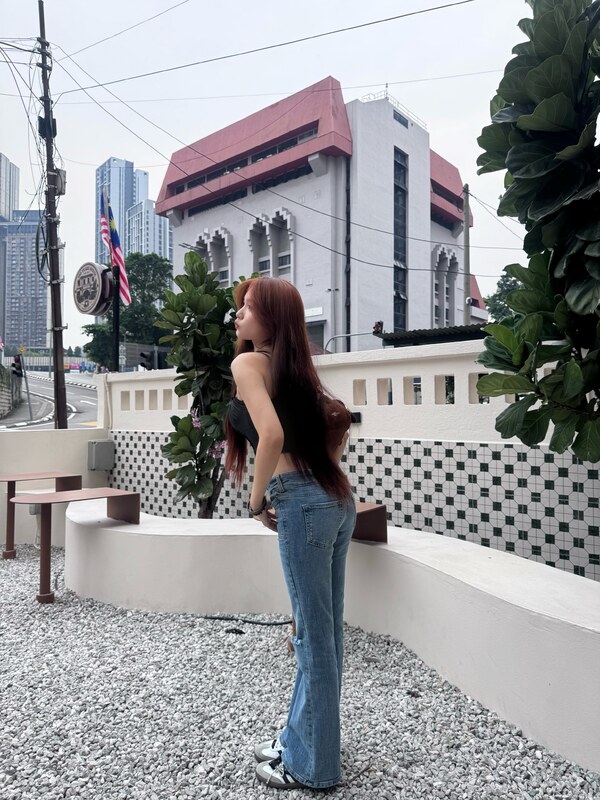 Stephanie Chua nude photo 13