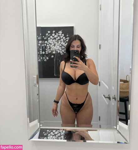 Stephanie Cooks nude photo 9